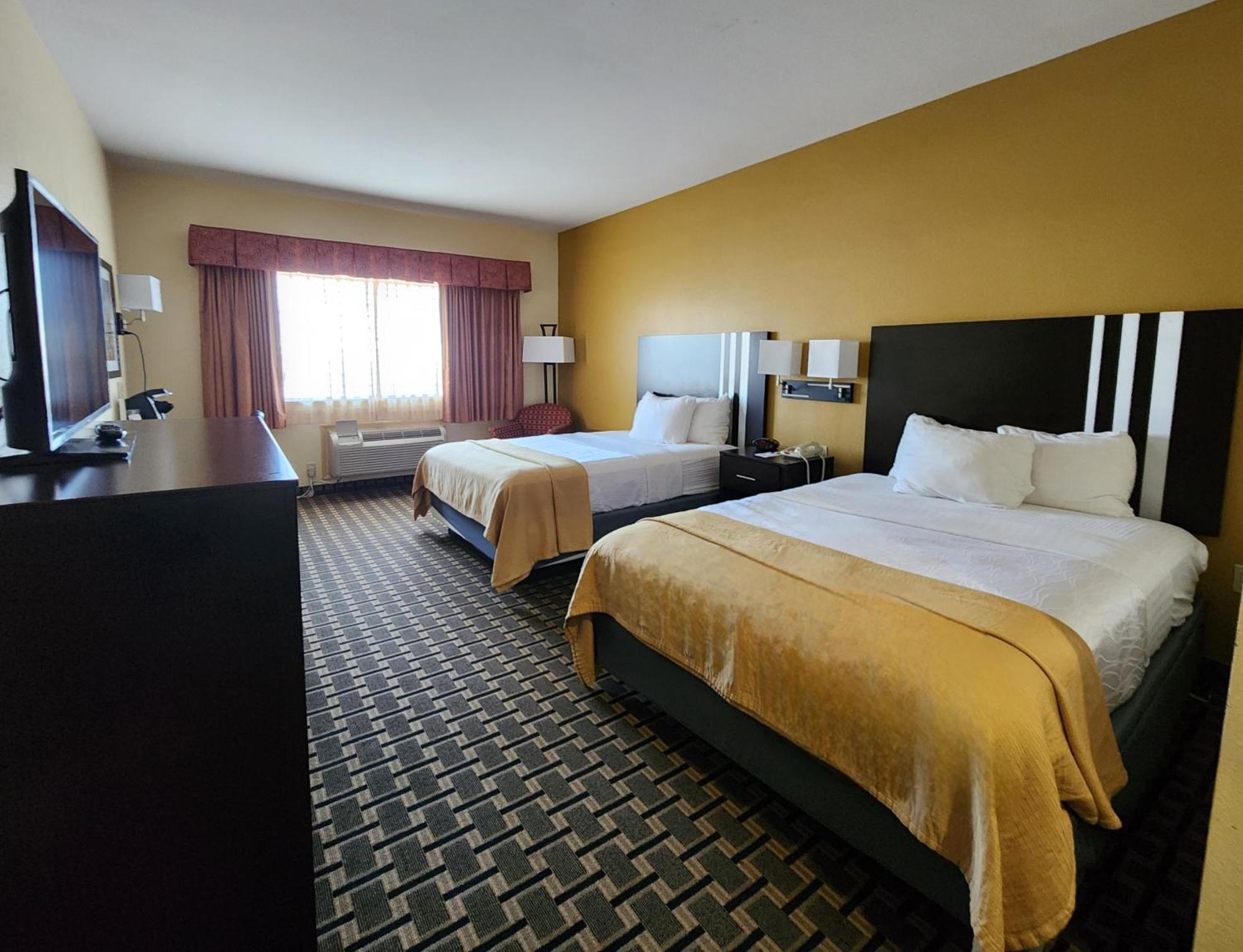 Days Inn & Suites By Wyndham Sam Houston Tollway Jersey Village Exterior photo