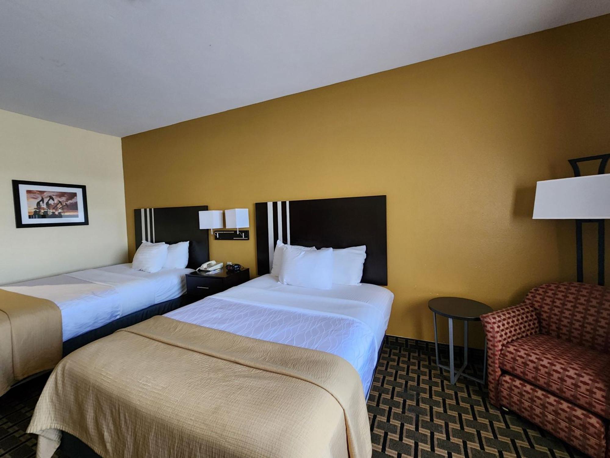 Days Inn & Suites By Wyndham Sam Houston Tollway Jersey Village Exterior photo