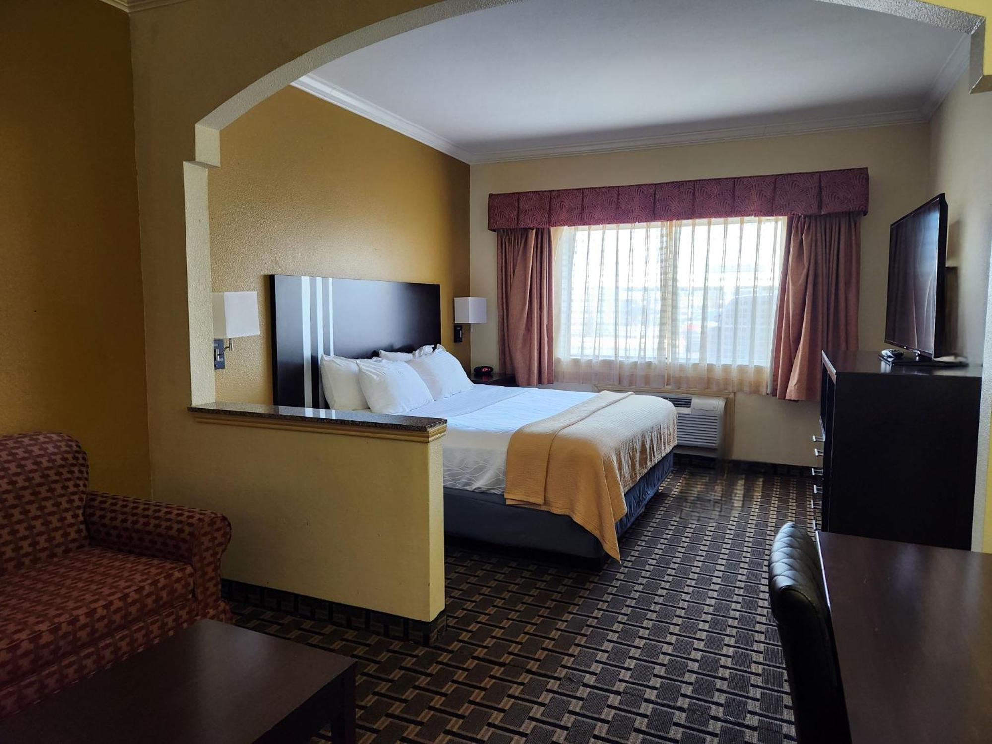 Days Inn & Suites By Wyndham Sam Houston Tollway Jersey Village Exterior photo