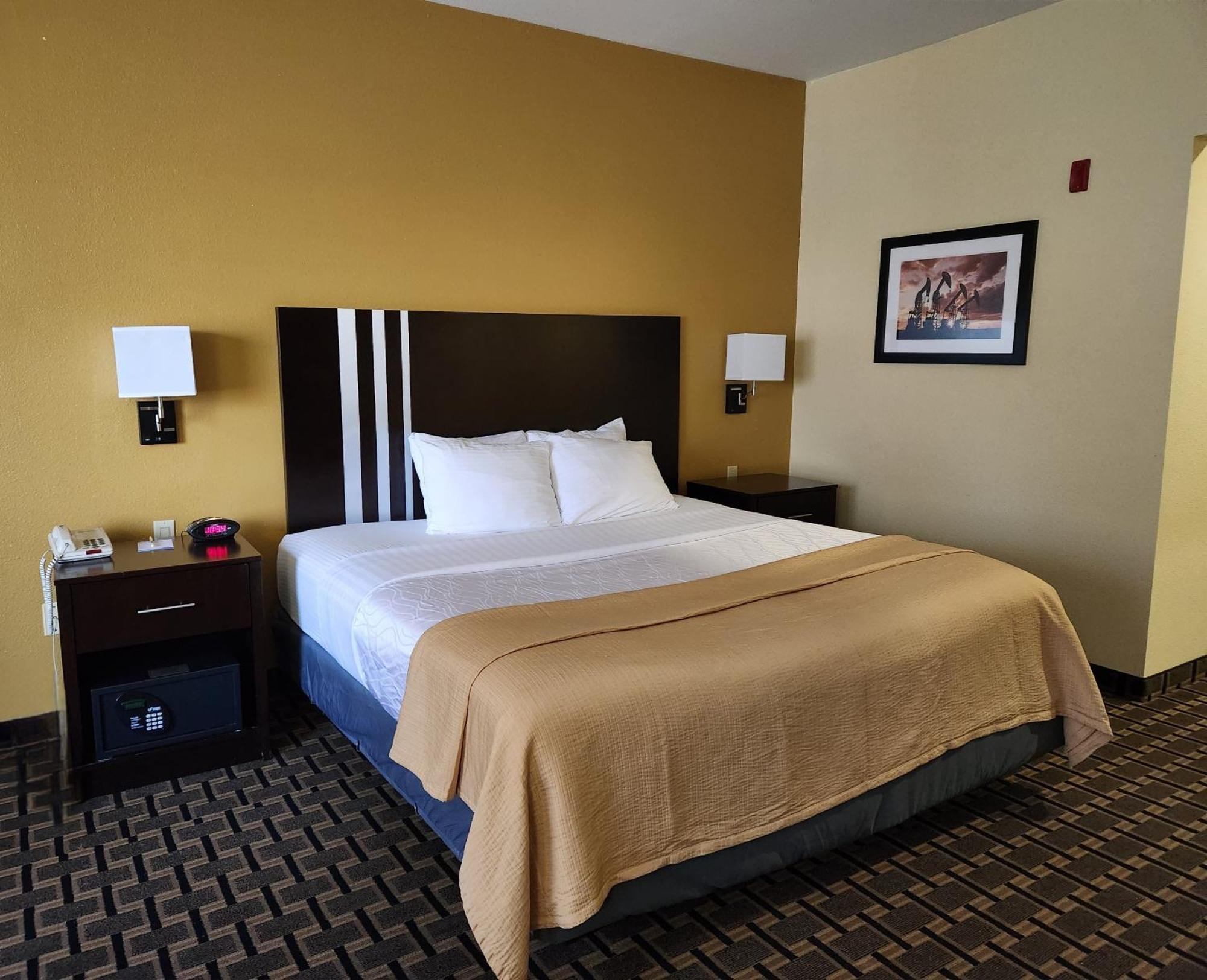Days Inn & Suites By Wyndham Sam Houston Tollway Jersey Village Exterior photo